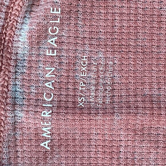 SOLD- LOT OF MIXXED CROP TOPS WITH 2 SHORTS SIZE SMALL XS - Picture 13 of 15